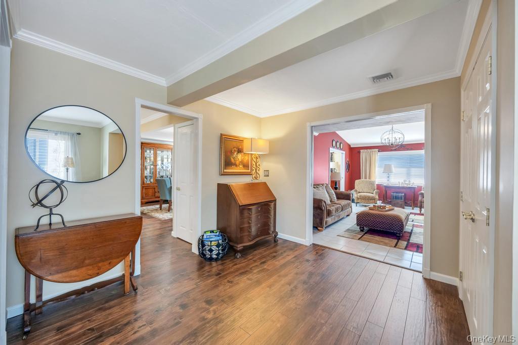 47 Choir Lane, Westbury, NY 11590