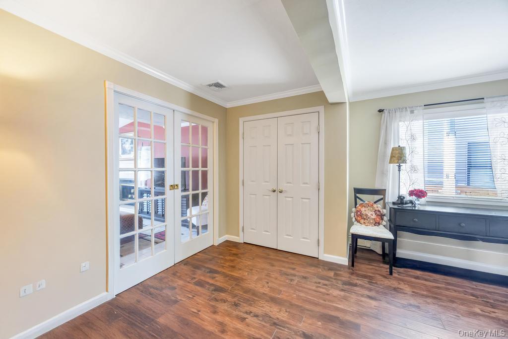 47 Choir Lane, Westbury, NY 11590