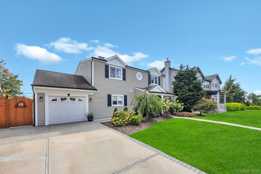 47 Choir Lane, Westbury, NY 11590