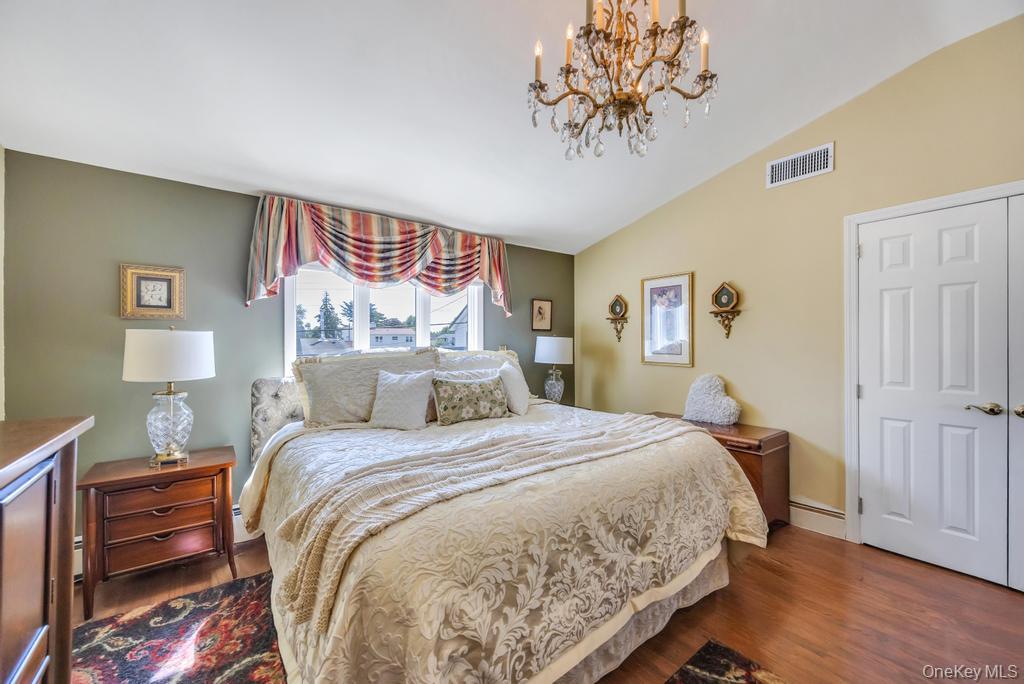 47 Choir Lane, Westbury, NY 11590