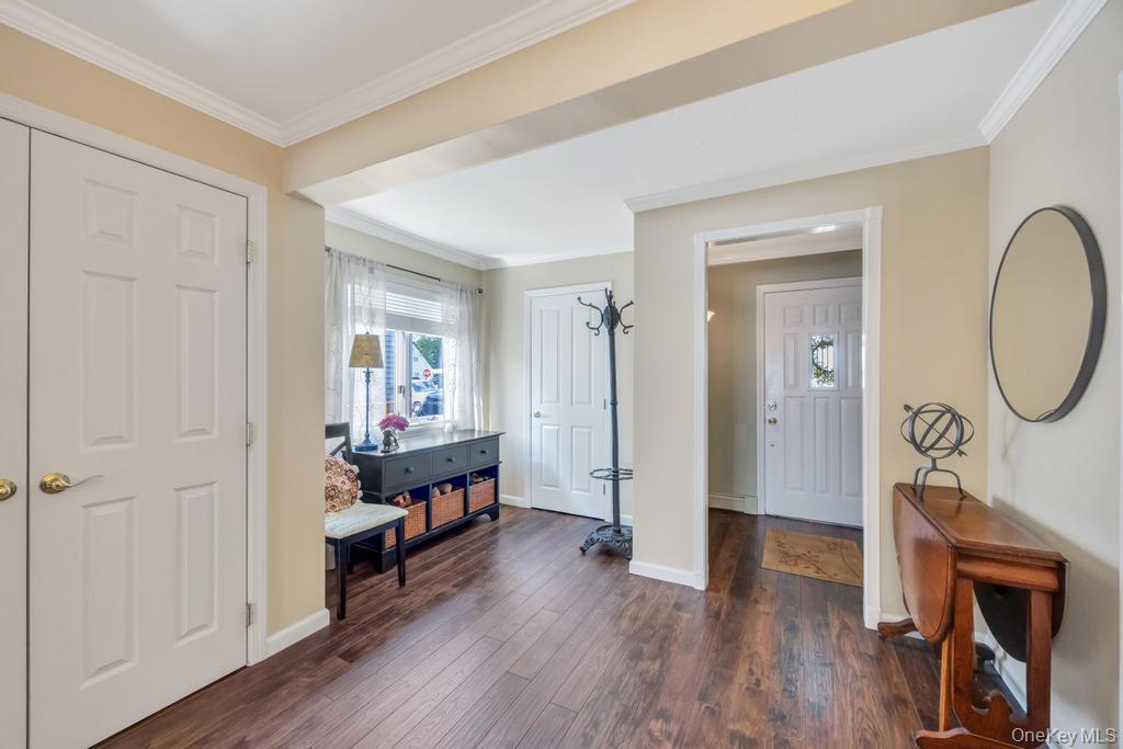 47 Choir Lane, Westbury, NY 11590