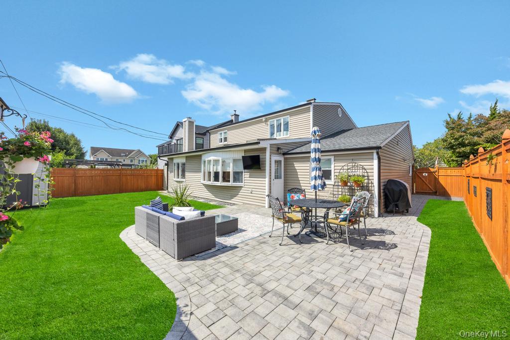 47 Choir Lane, Westbury, NY 11590