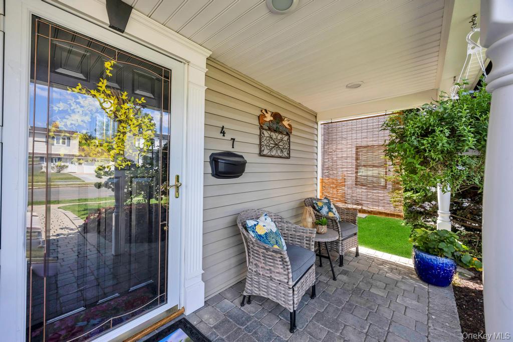 47 Choir Lane, Westbury, NY 11590