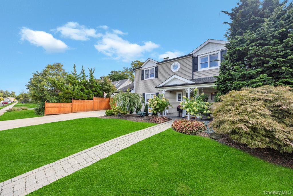 47 Choir Lane, Westbury, NY 11590