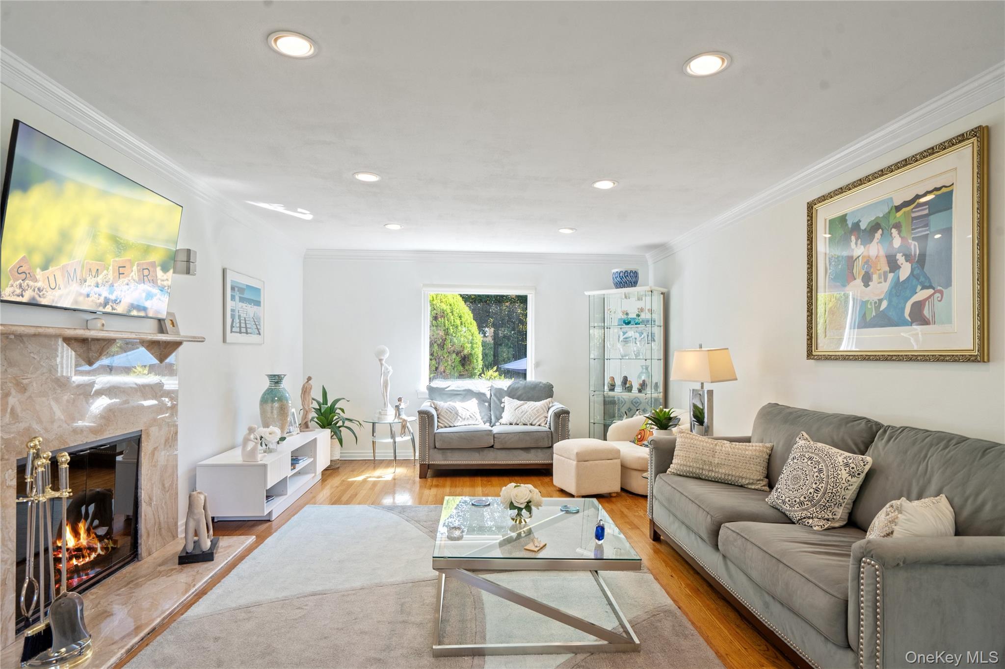 6 Overhill Lane, Roslyn, NY 11576