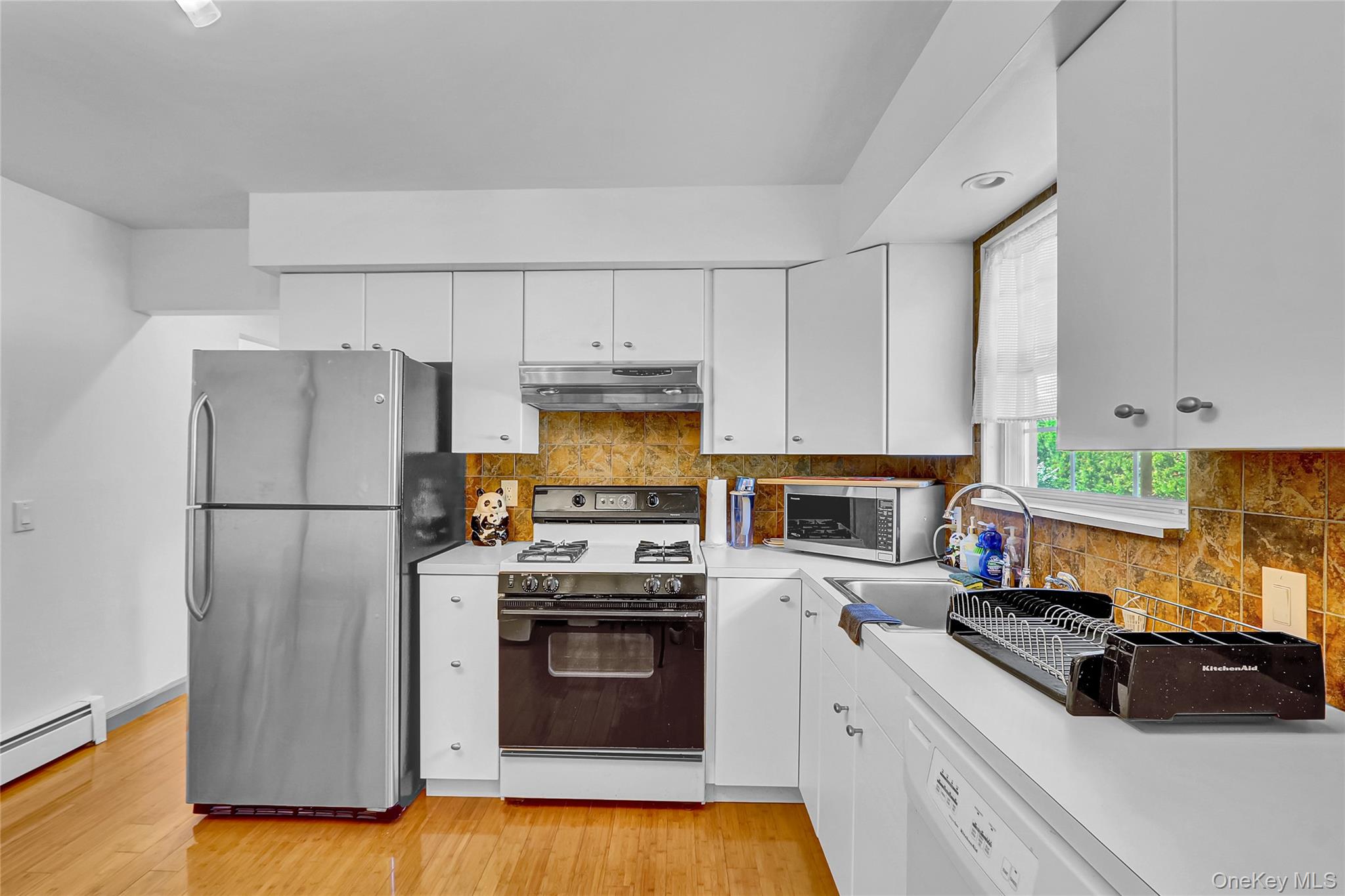 2 Roosevelt Avenue, Massapequa Park, NY 11762