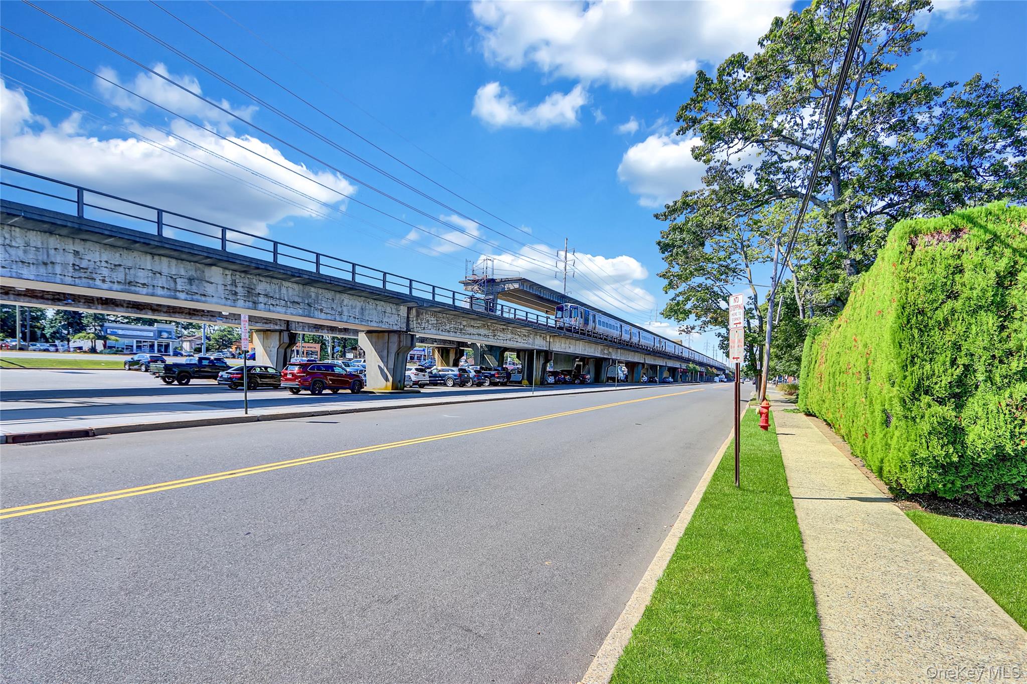 2 Roosevelt Avenue, Massapequa Park, NY 11762