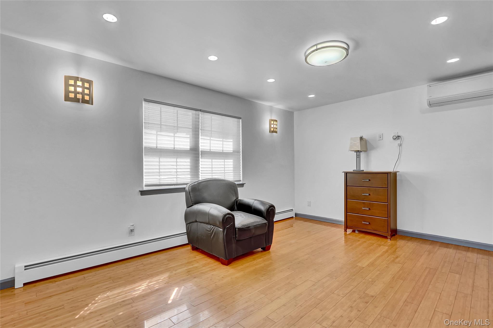 2 Roosevelt Avenue, Massapequa Park, NY 11762