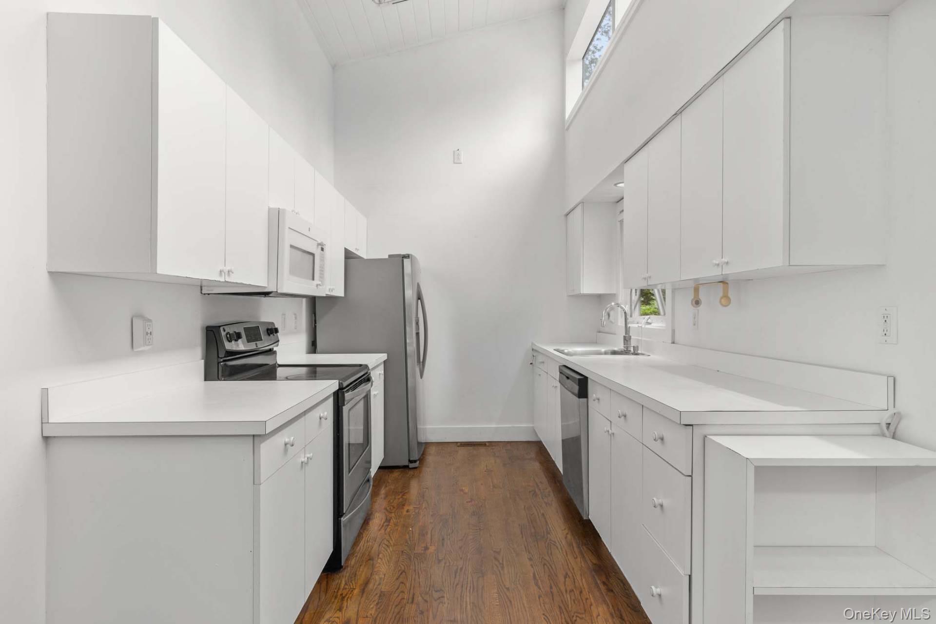 18 Sunset Road, Sag Harbor, NY 11963