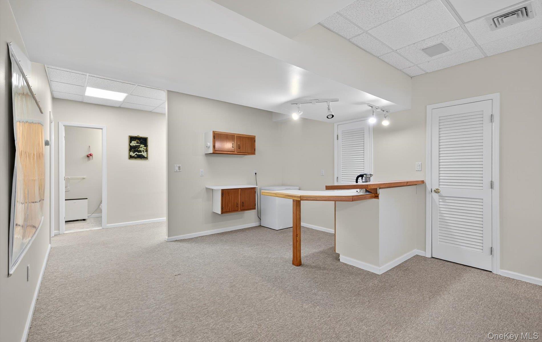 1 Ellen Court, Glen Cove, NY 11542