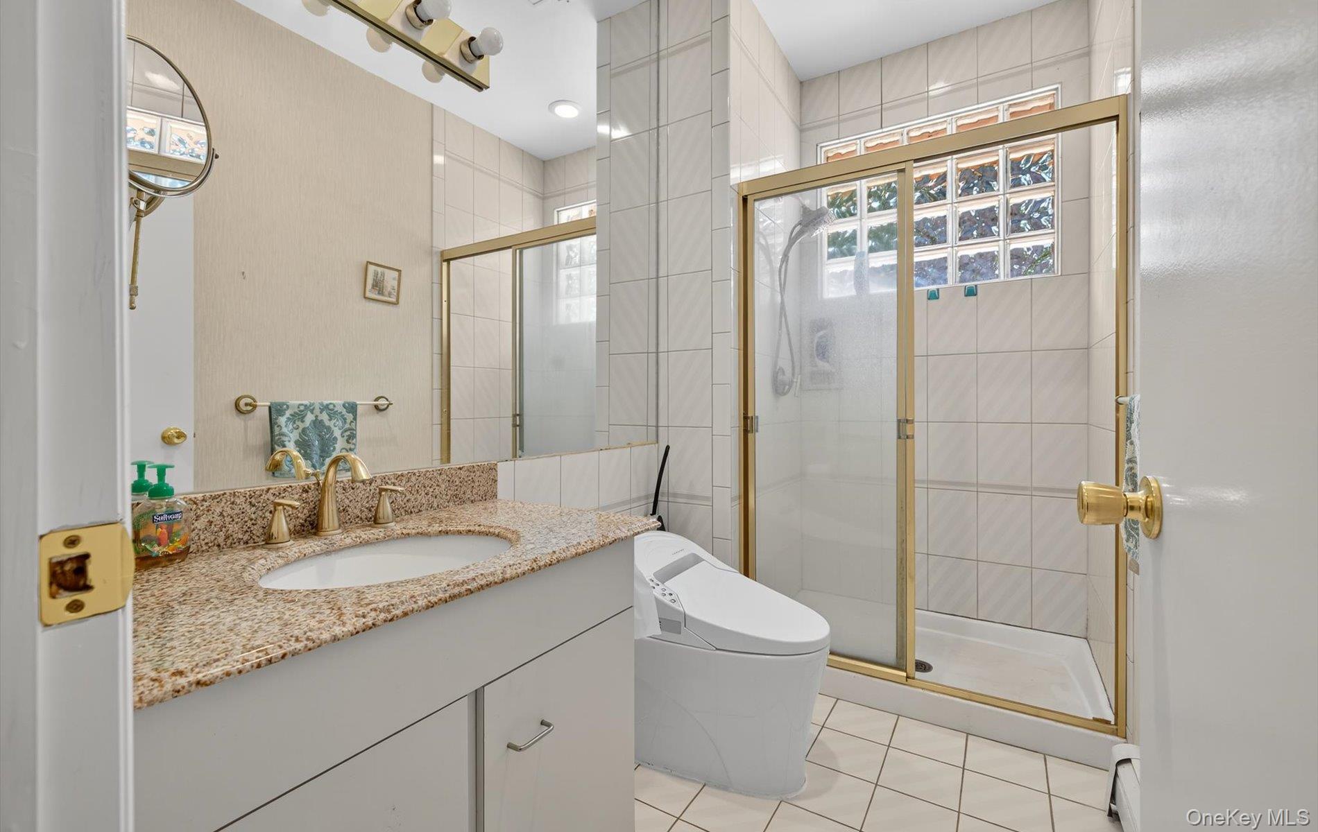 1 Ellen Court, Glen Cove, NY 11542