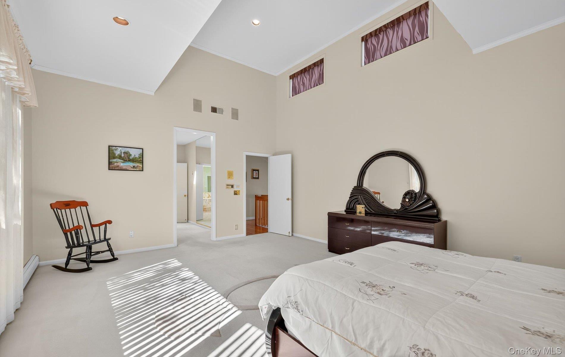 1 Ellen Court, Glen Cove, NY 11542