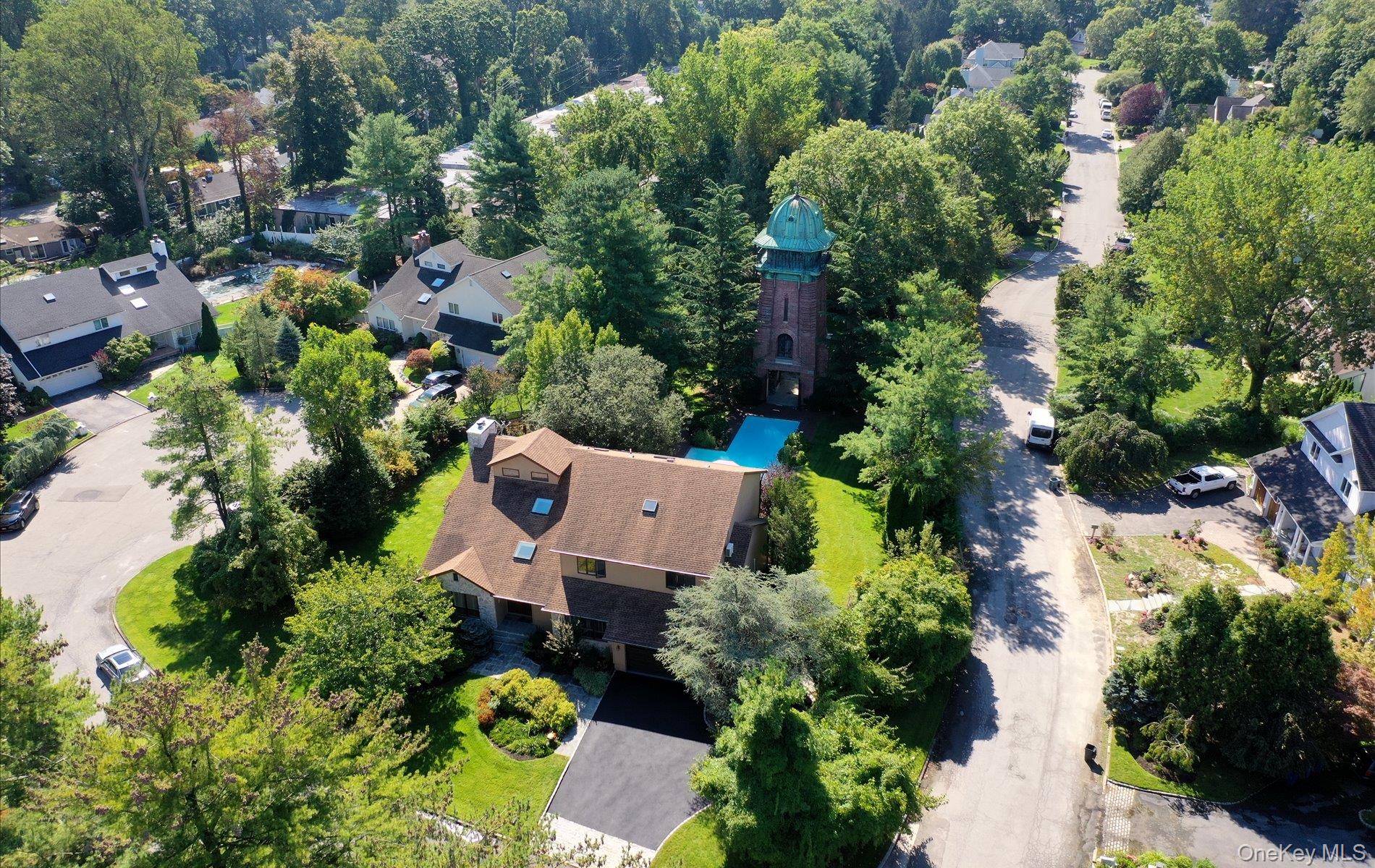 1 Ellen Court, Glen Cove, NY 11542