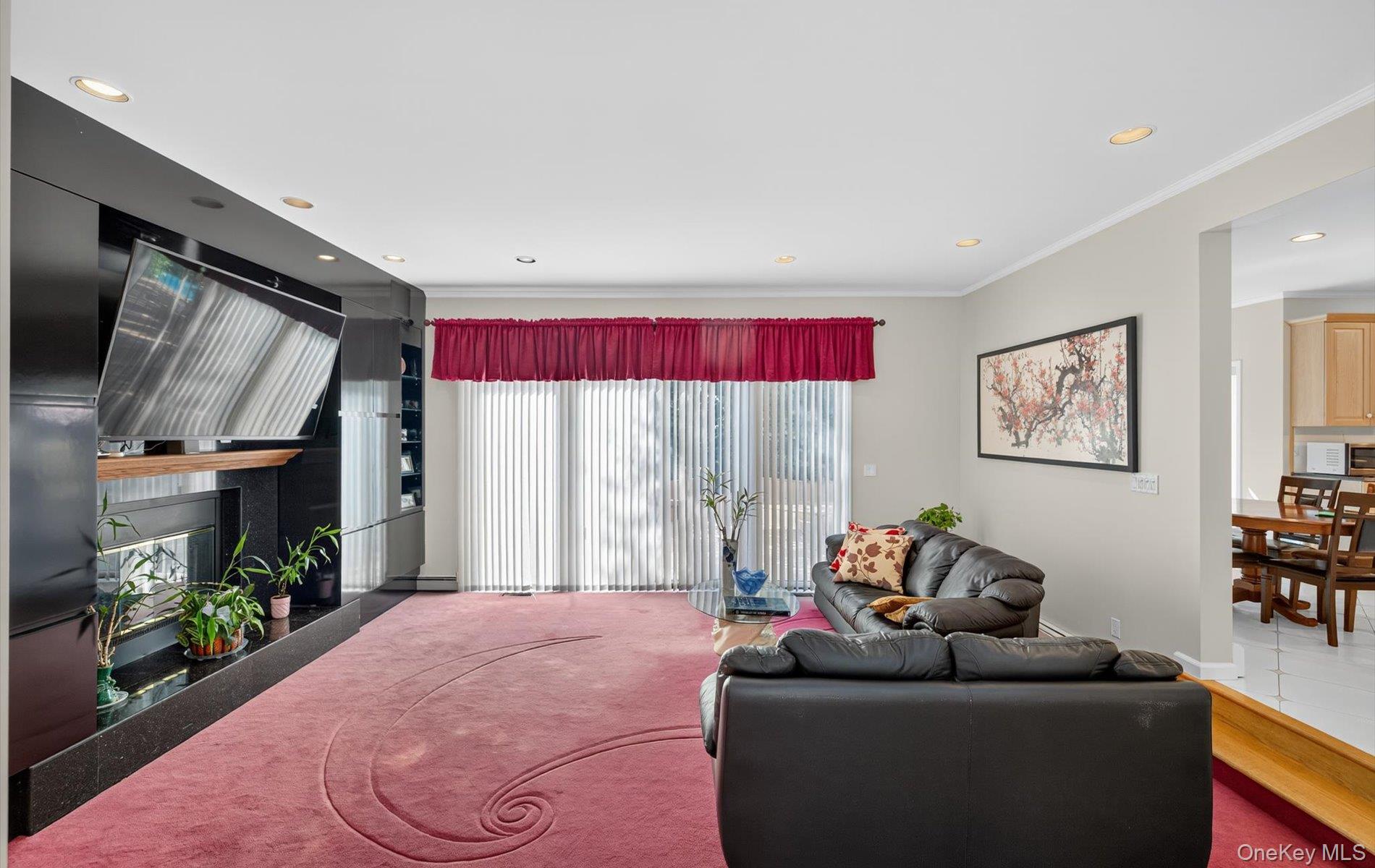 1 Ellen Court, Glen Cove, NY 11542