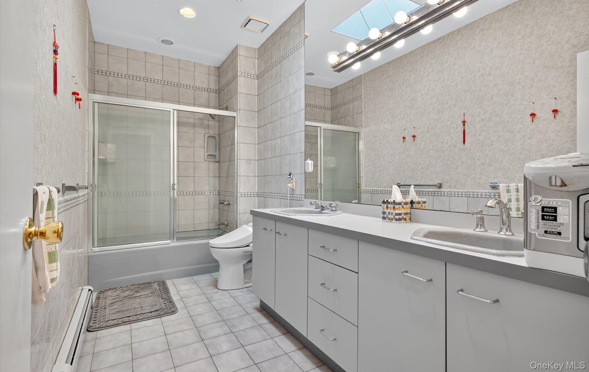 1 Ellen Court, Glen Cove, NY 11542