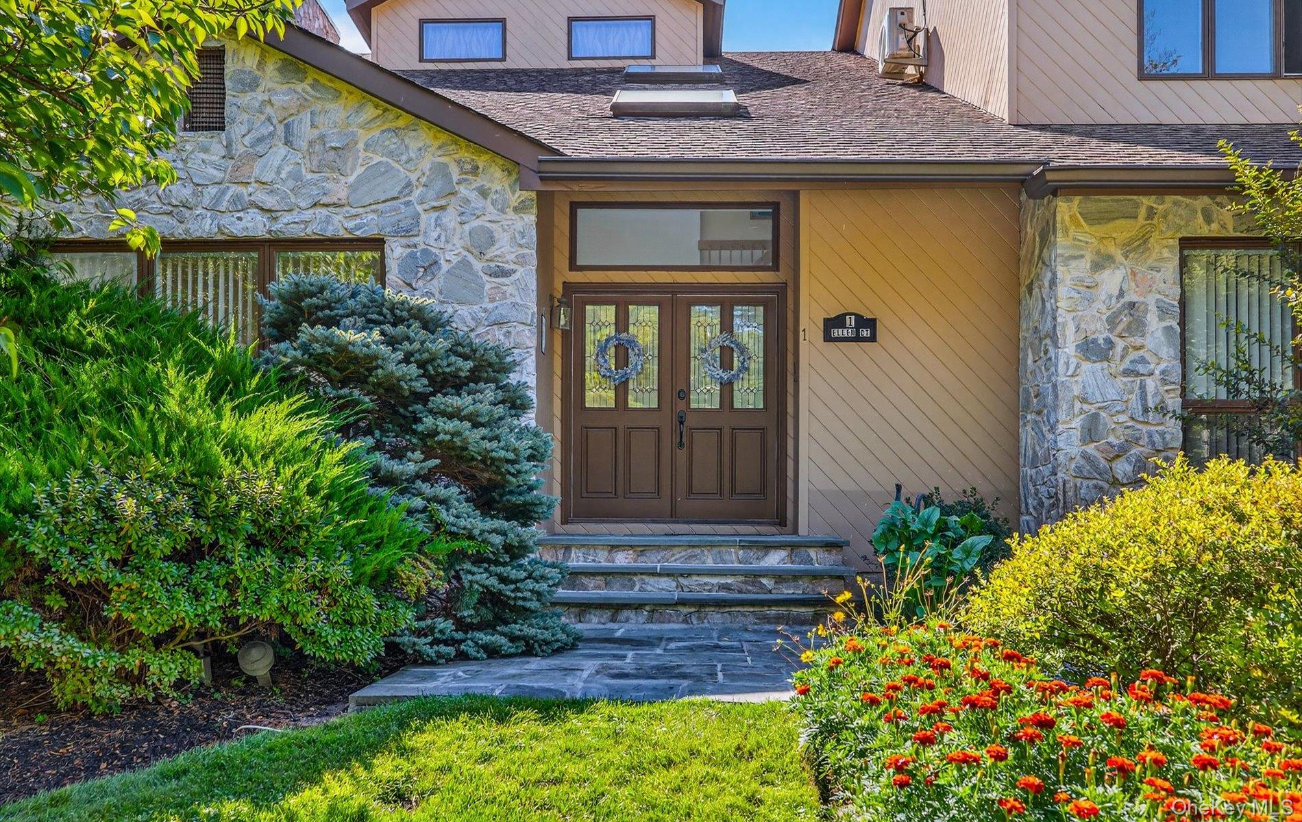 1 Ellen Court, Glen Cove, NY 11542