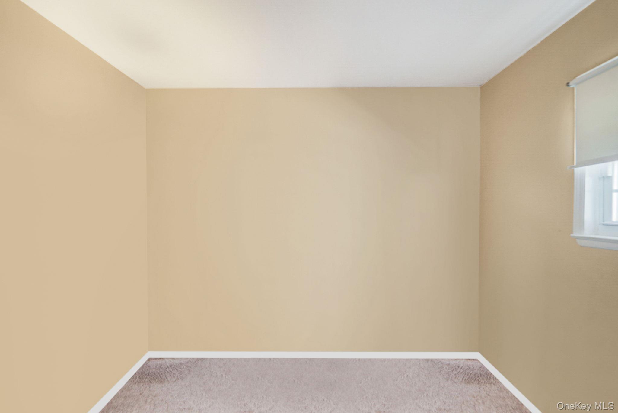 21 Coleridge Road, Holbrook, NY 11741