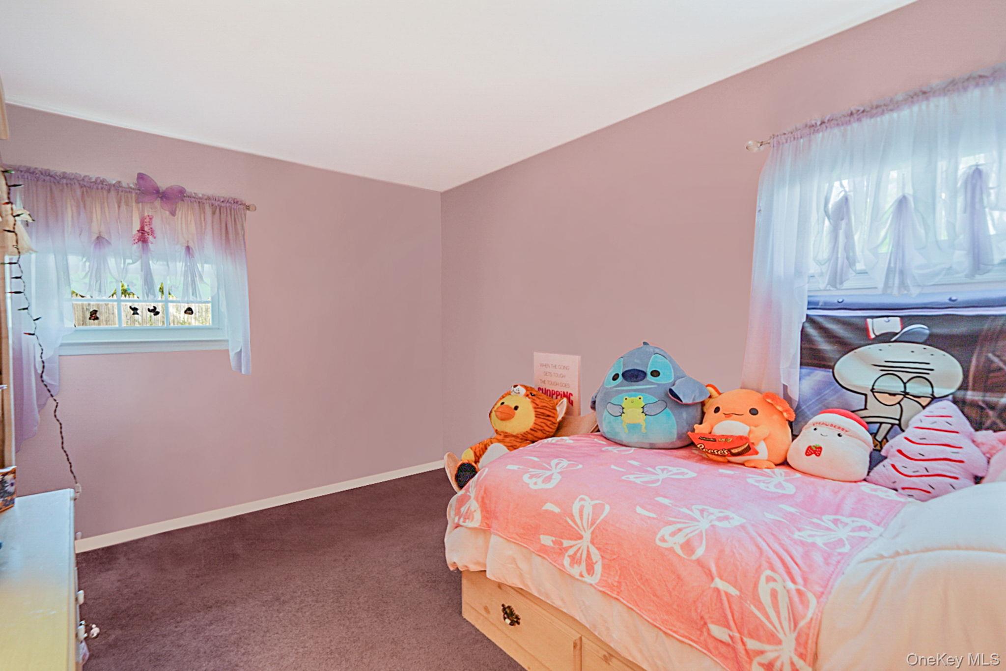 21 Coleridge Road, Holbrook, NY 11741