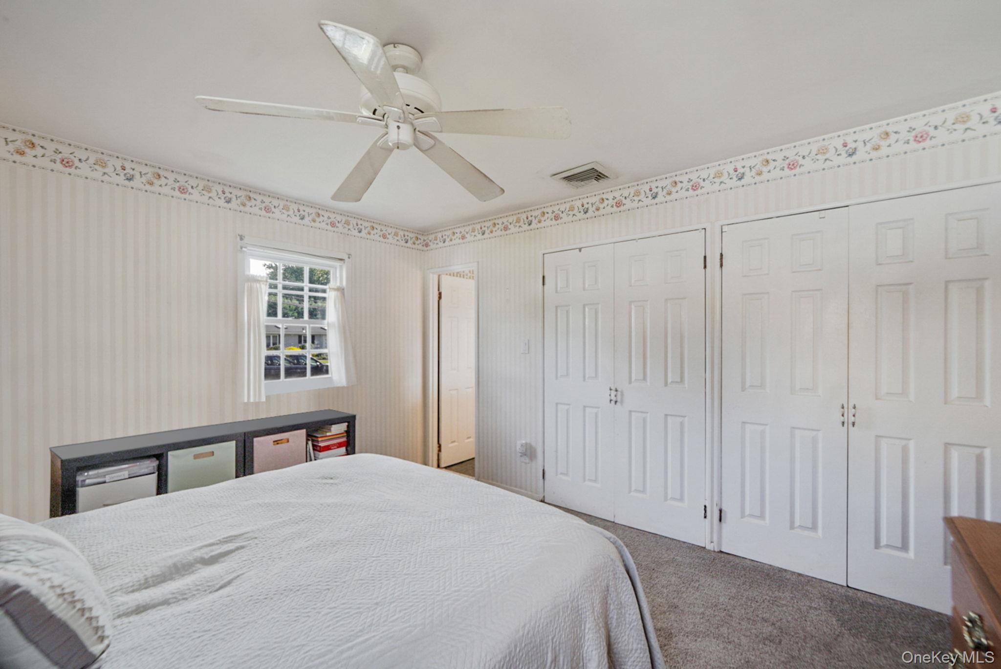 21 Coleridge Road, Holbrook, NY 11741