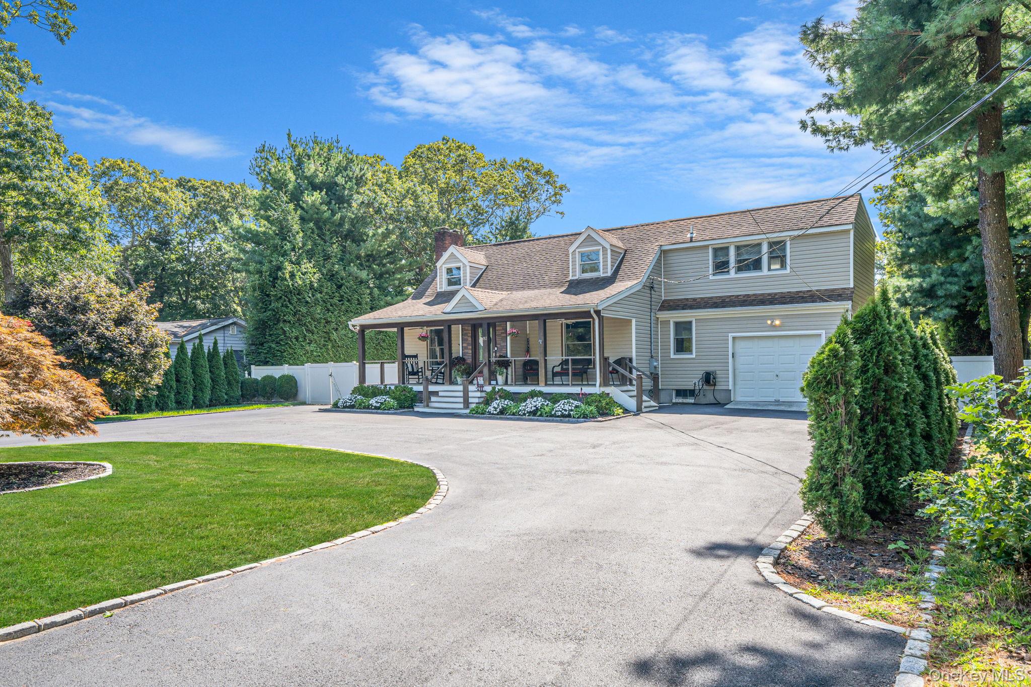 183 Old Country Road, Speonk, NY 11972