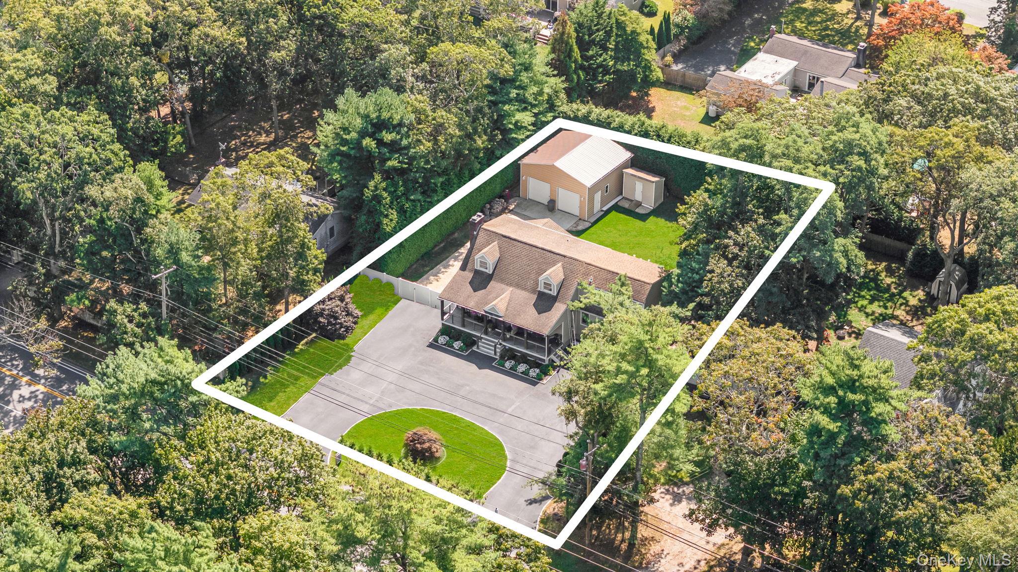 183 Old Country Road, Speonk, NY 11972