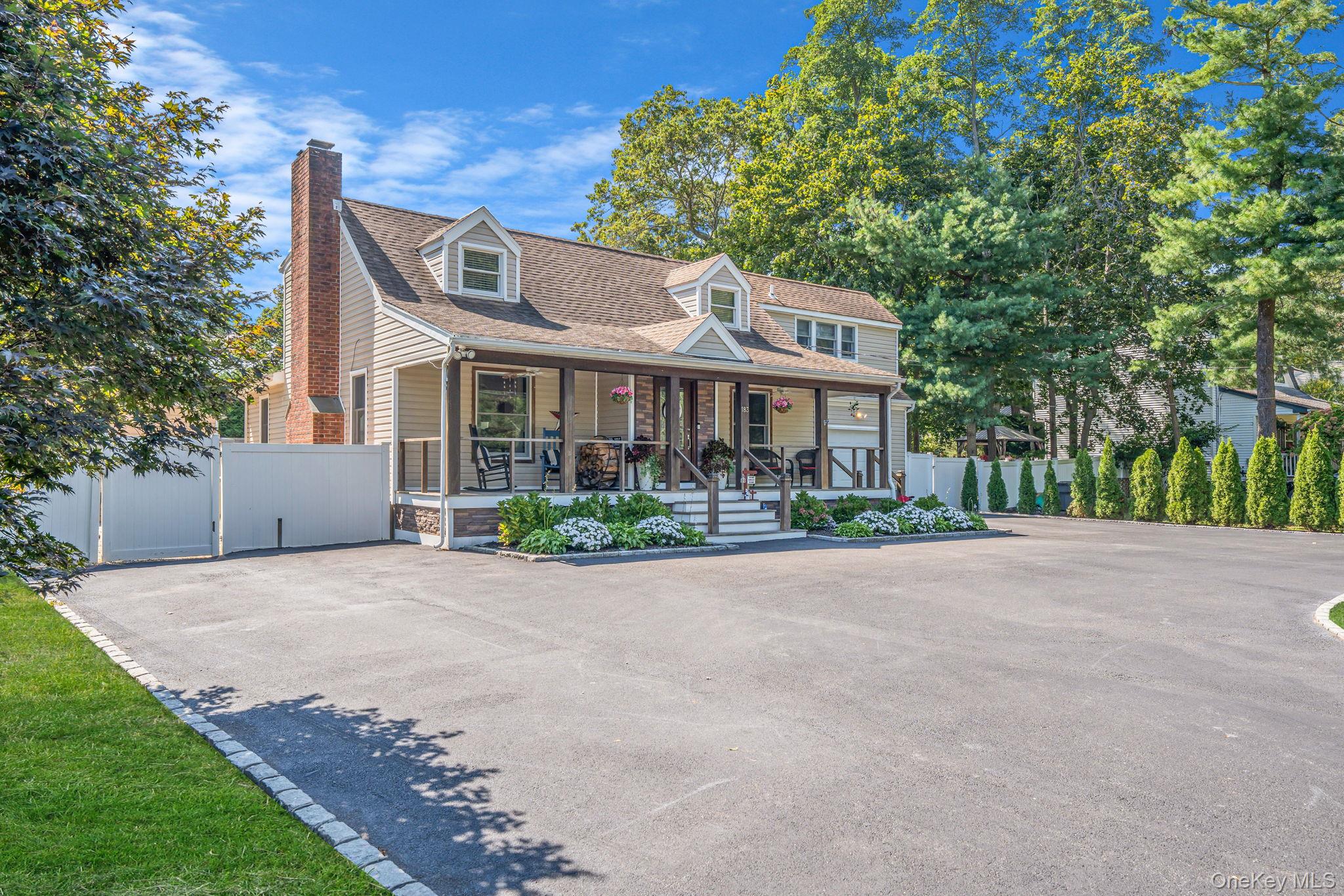 183 Old Country Road, Speonk, NY 11972