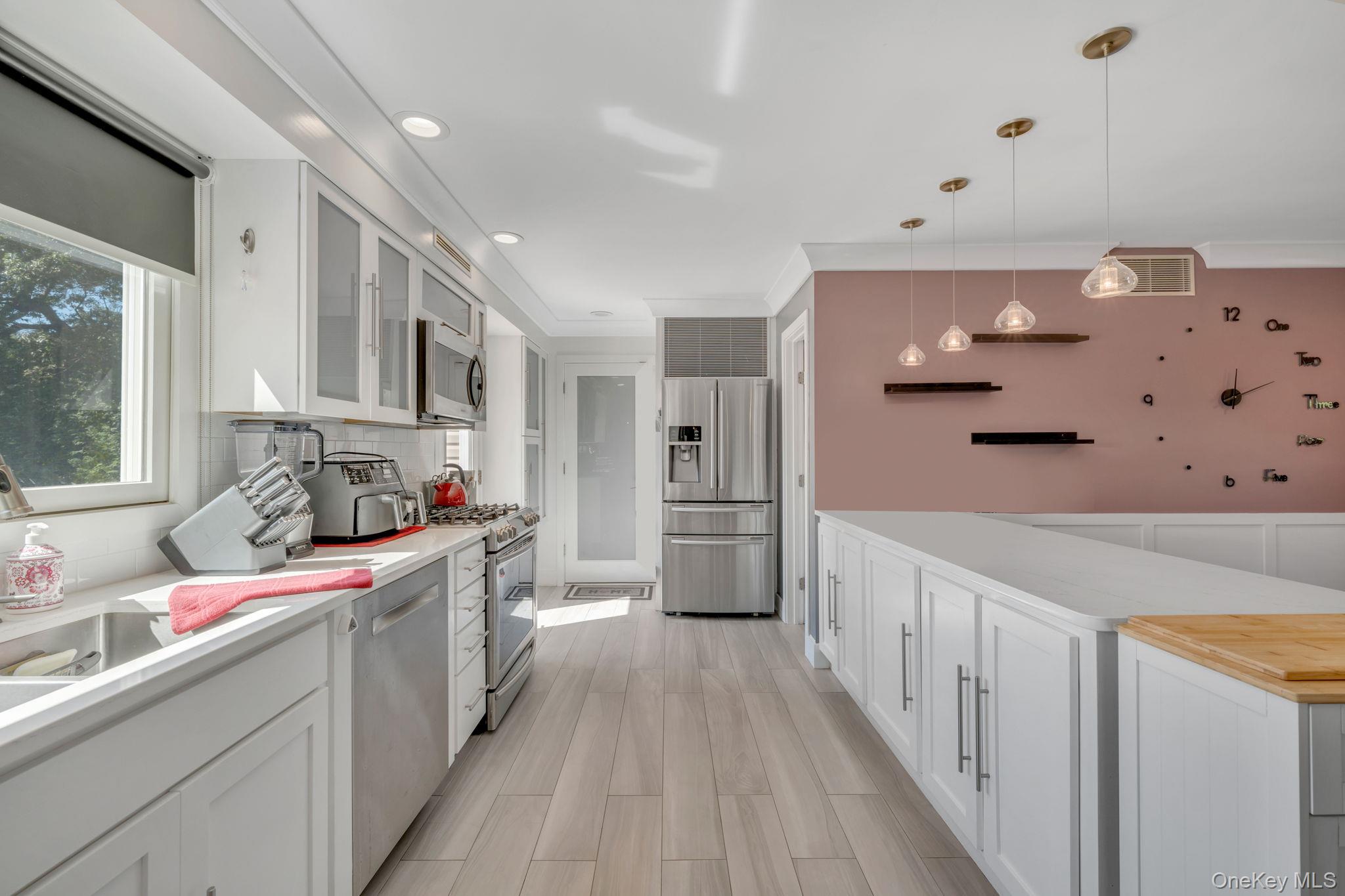 183 Old Country Road, Speonk, NY 11972