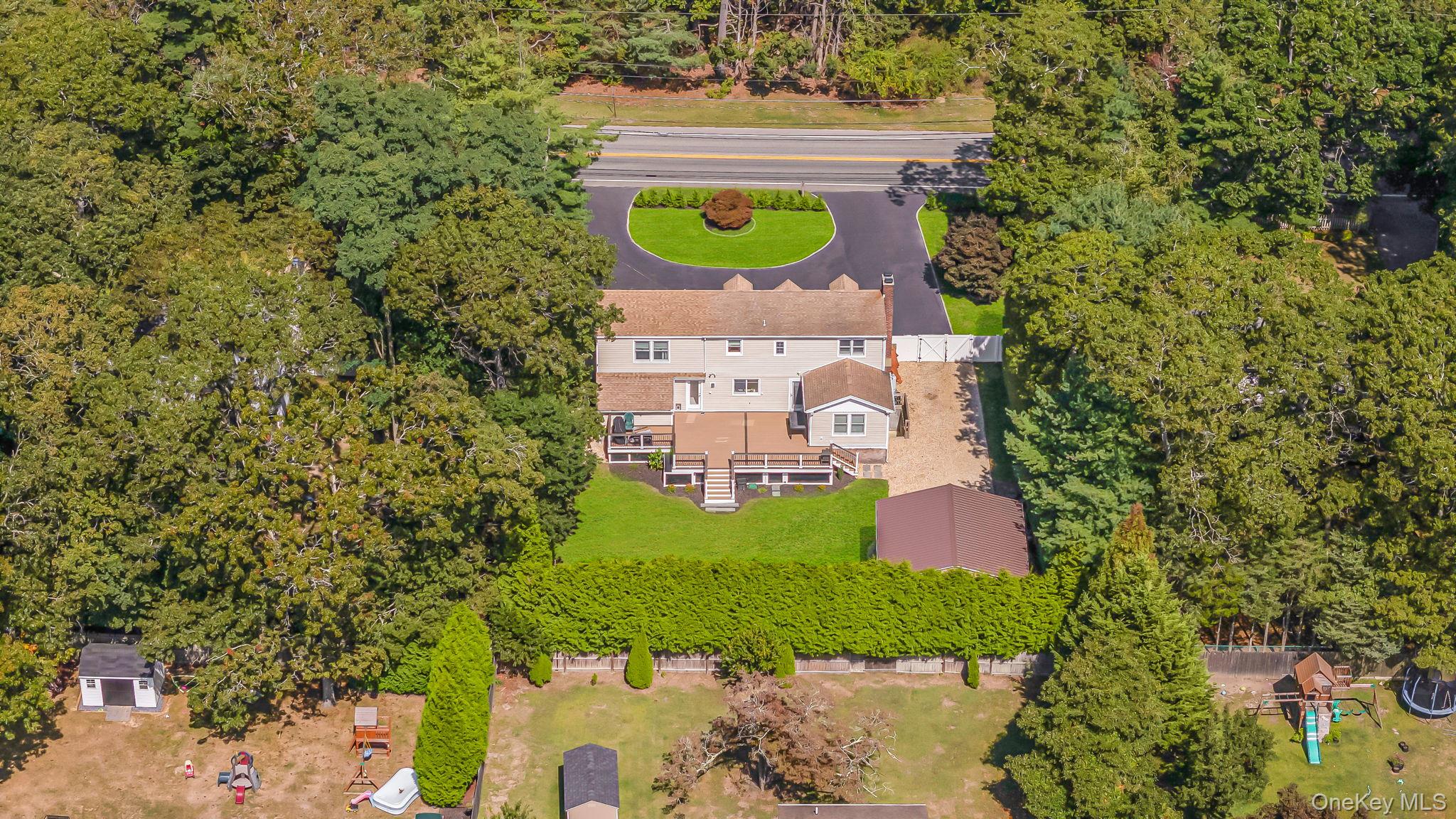 183 Old Country Road, Speonk, NY 11972