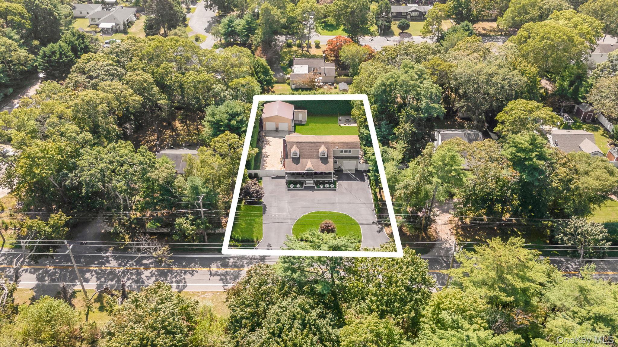 183 Old Country Road, Speonk, NY 11972