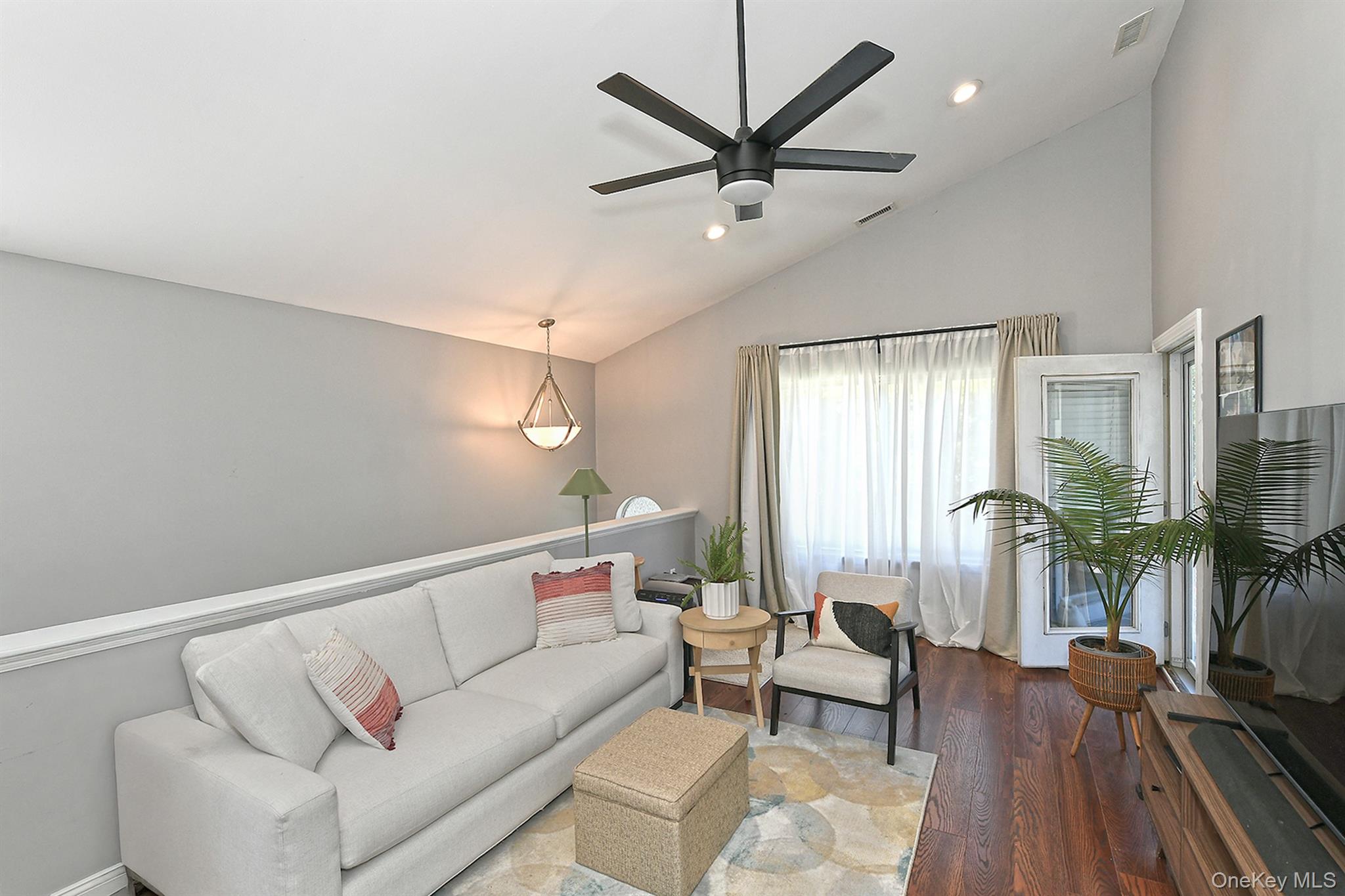 804 Birchwood Park Drive # 7, Middle Island, NY 11953