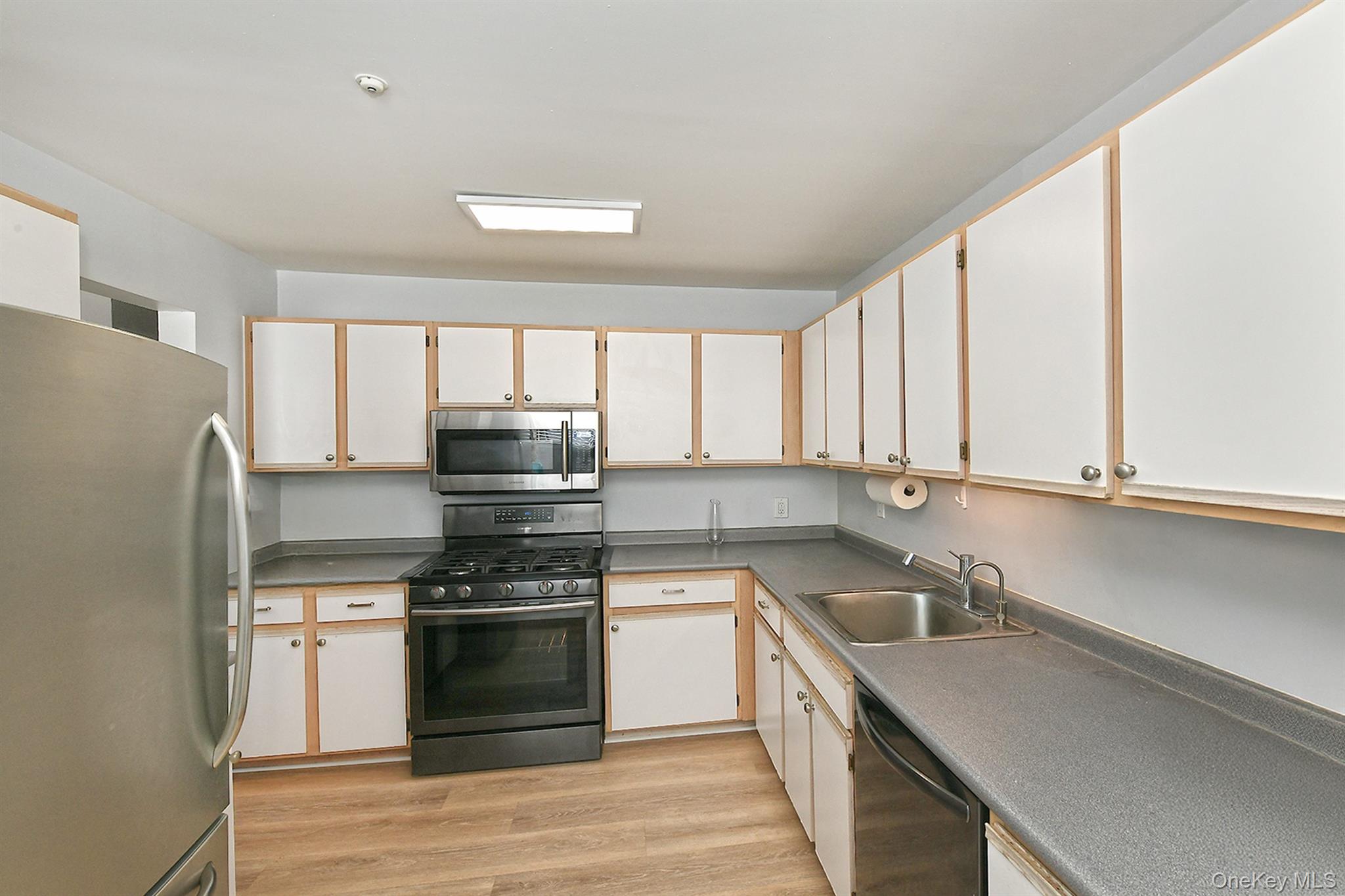 804 Birchwood Park Drive # 7, Middle Island, NY 11953