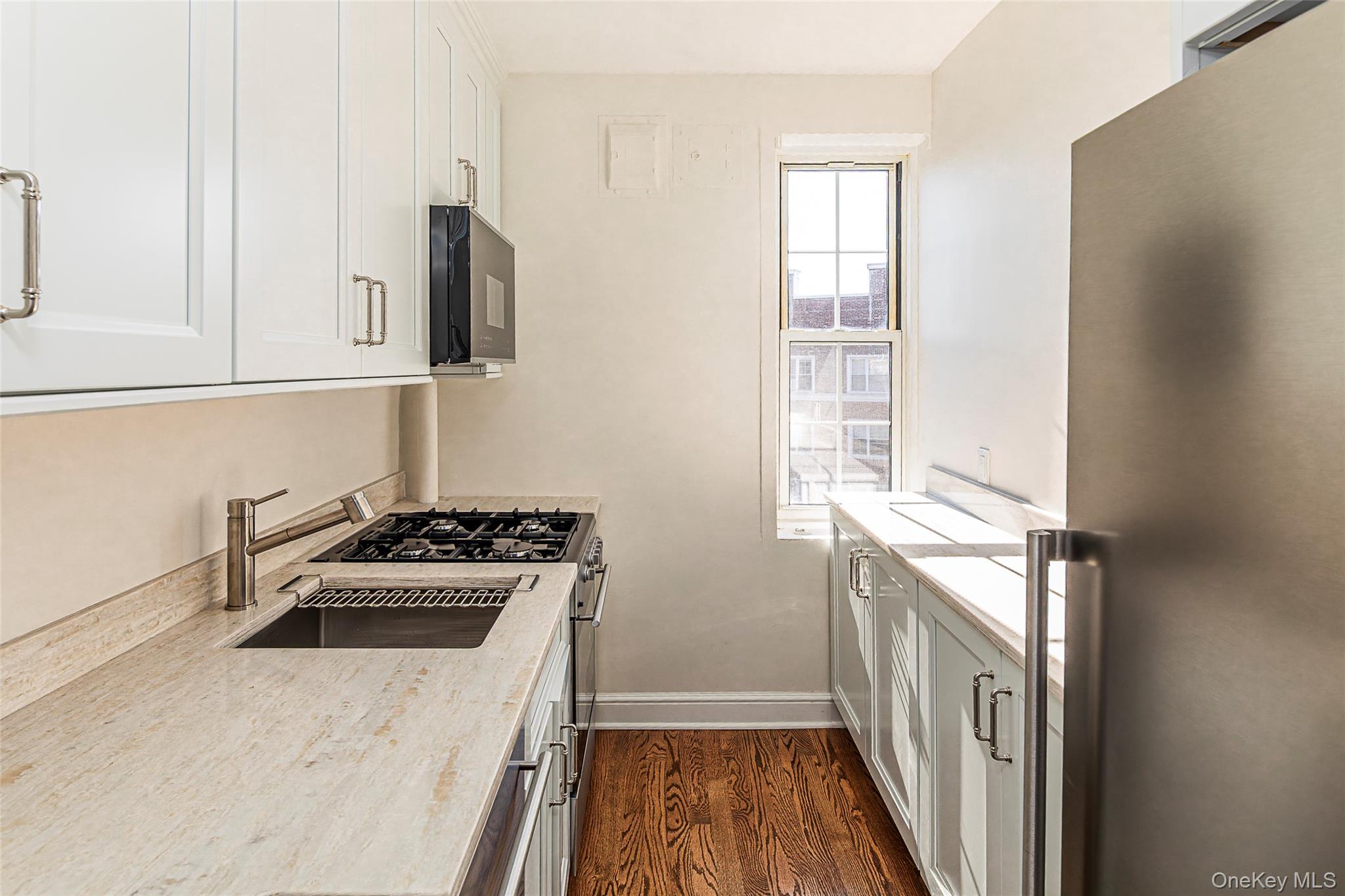 6 Midland Gardens # 4B, Bronxville, NY 10708