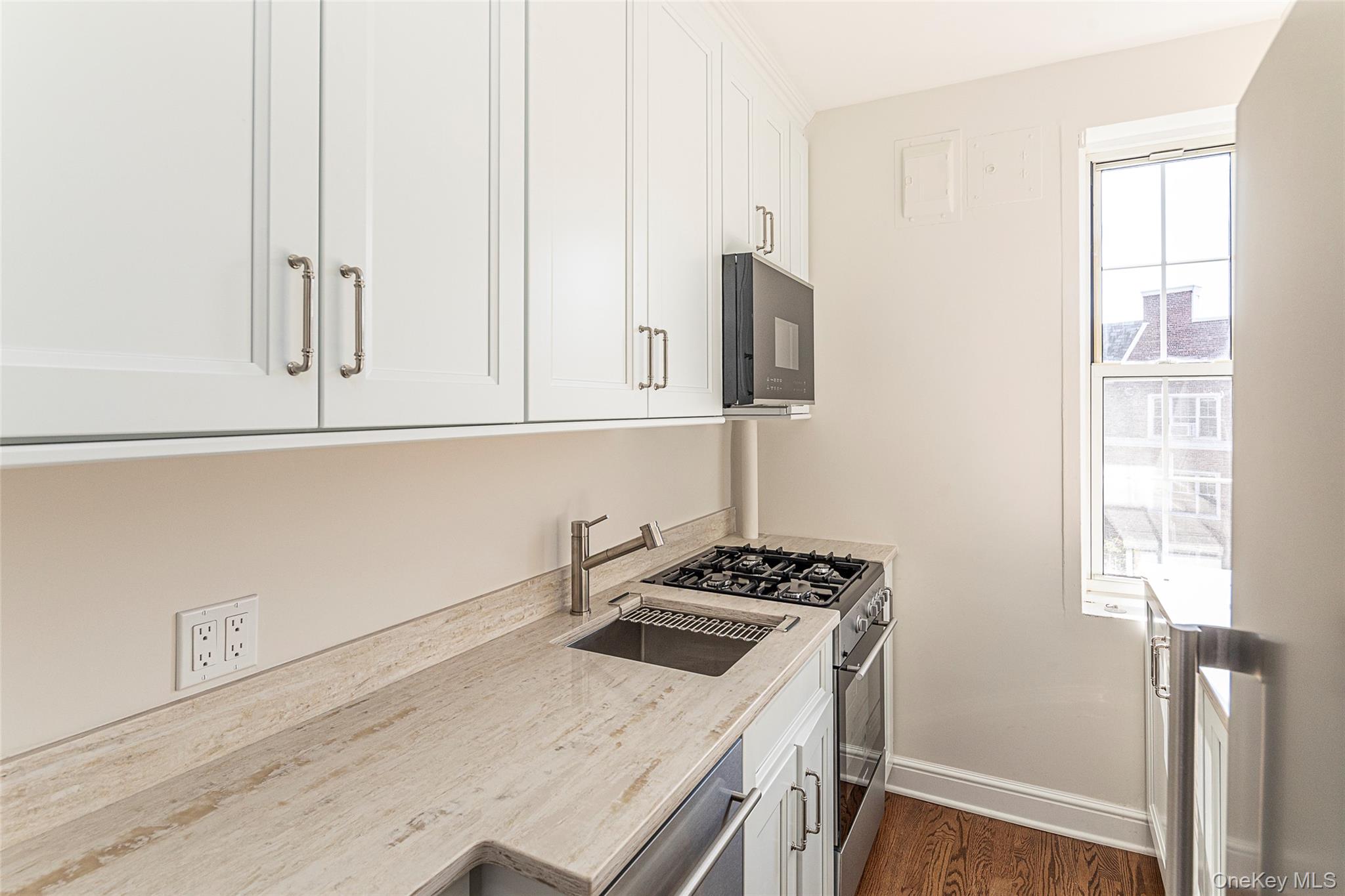 6 Midland Gardens # 4B, Bronxville, NY 10708