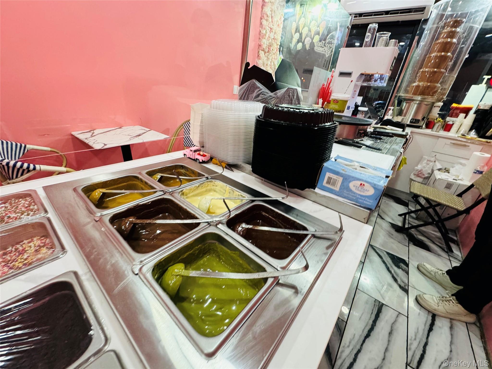 1656 broadway, New York (Manhattan), NY 10019