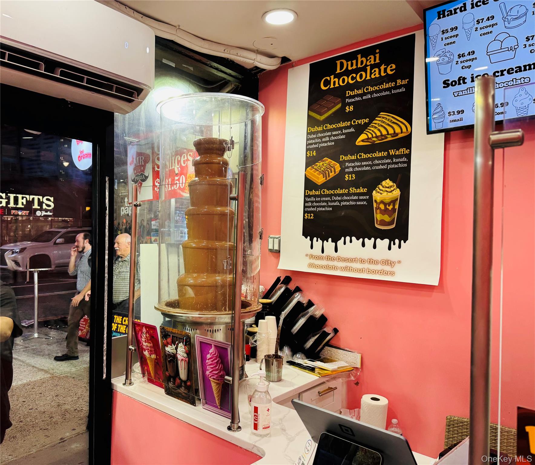 1656 broadway, New York (Manhattan), NY 10019