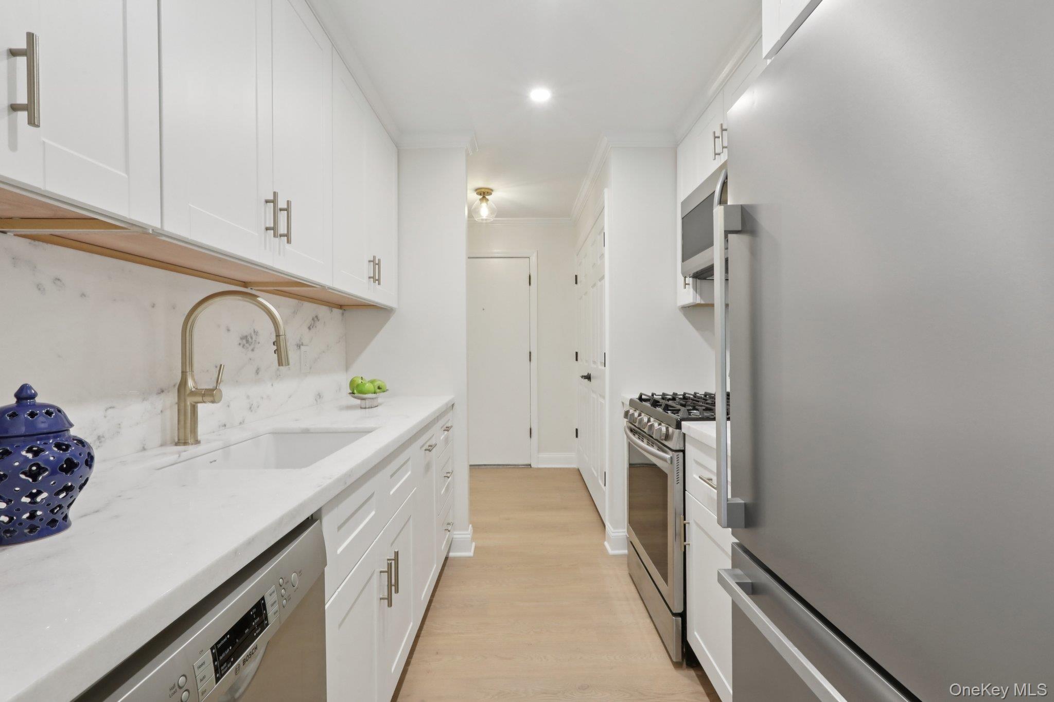 348 Central Park Avenue # C-24, Scarsdale, NY 10583