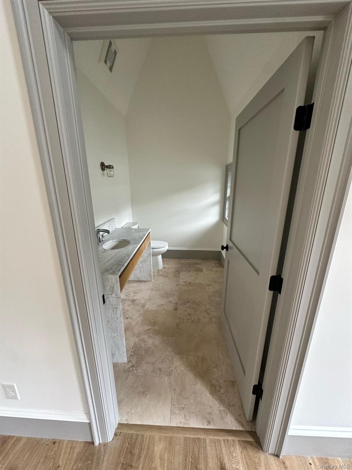 194 NY 17, Tuxedo Park, NY 10987