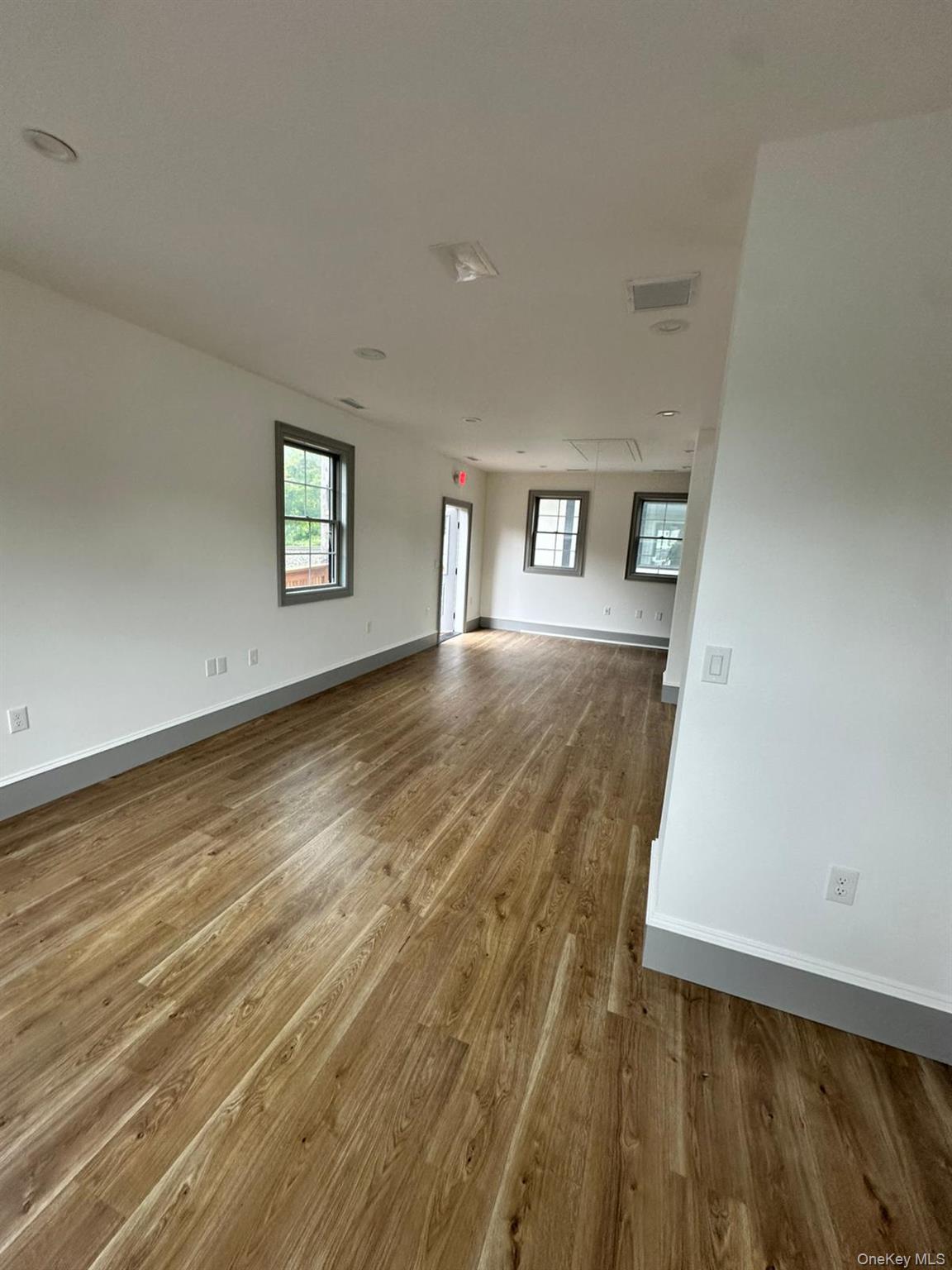 194 NY 17, Tuxedo Park, NY 10987