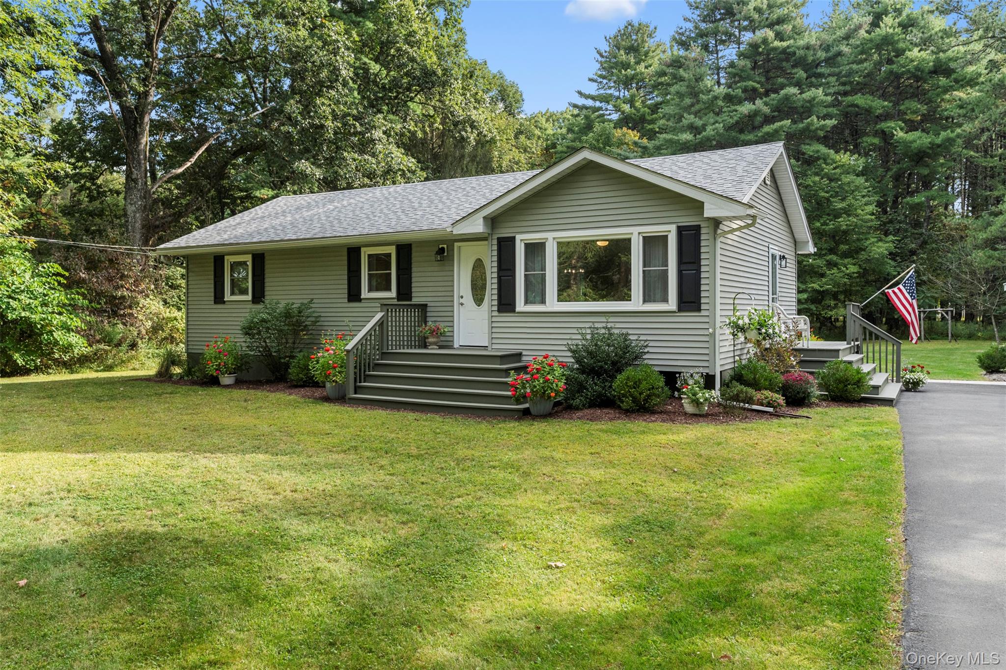 222 Queens Highway, Kerhonkson, NY 12446