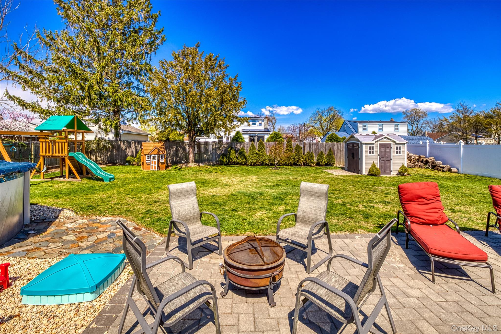 210 11th Street, West Babylon, NY 11704