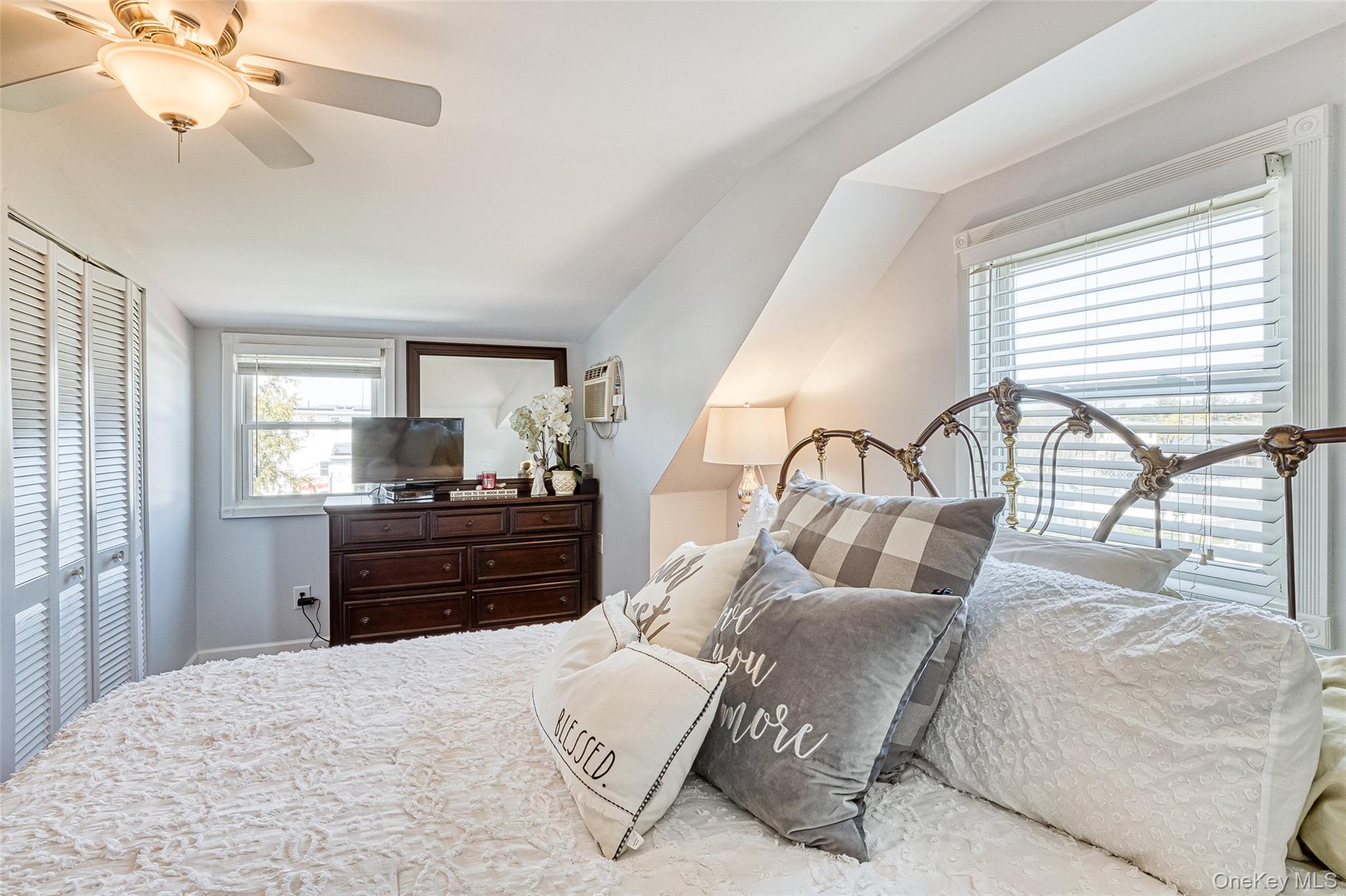 210 11th Street, West Babylon, NY 11704