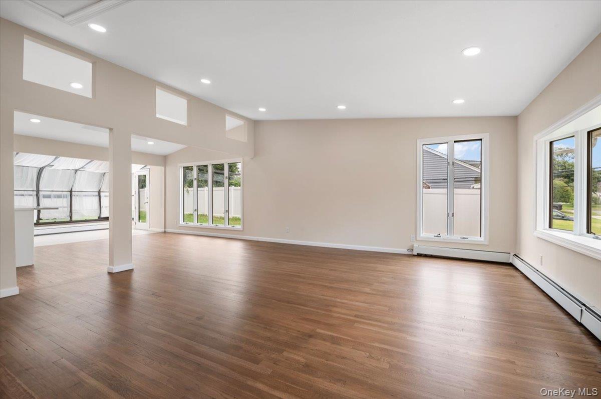 6 Nowick Lane, Smithtown, NY 11787