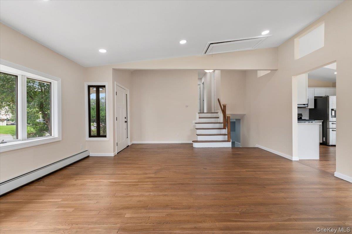 6 Nowick Lane, Smithtown, NY 11787