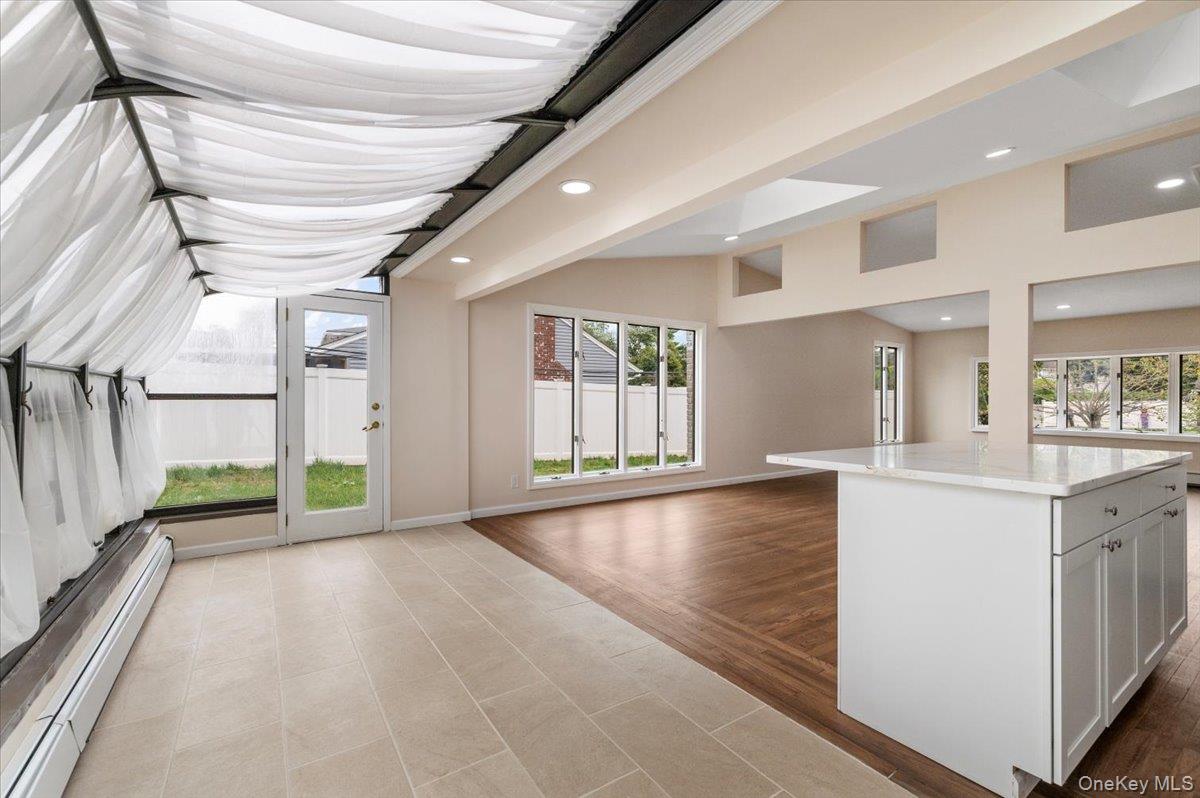 6 Nowick Lane, Smithtown, NY 11787