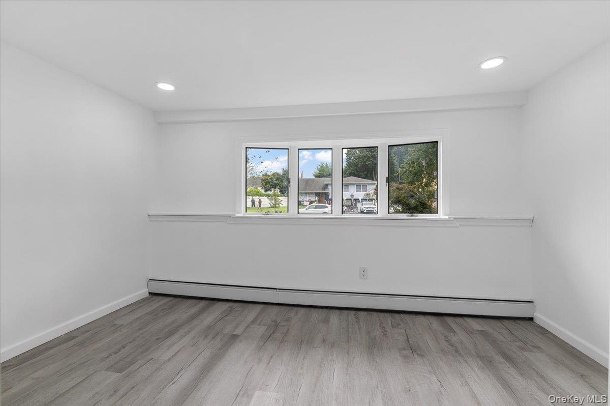 6 Nowick Lane, Smithtown, NY 11787