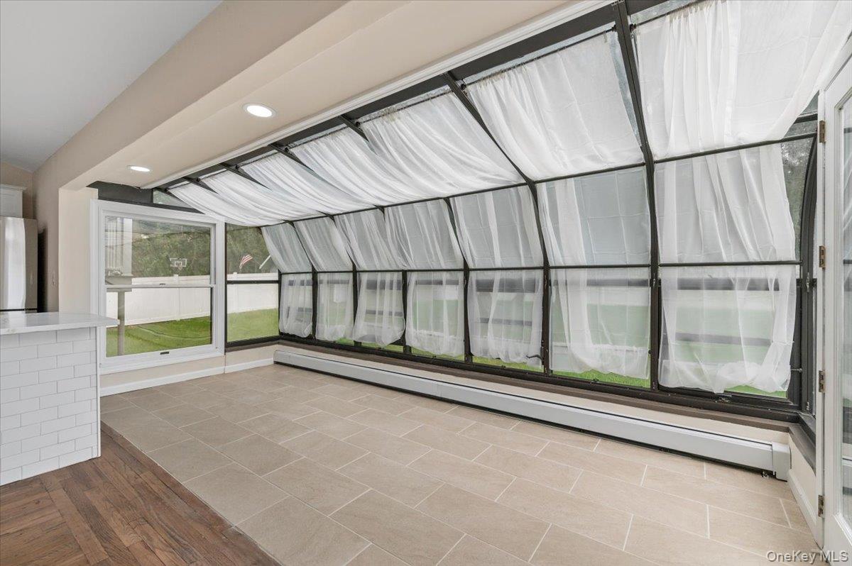 6 Nowick Lane, Smithtown, NY 11787