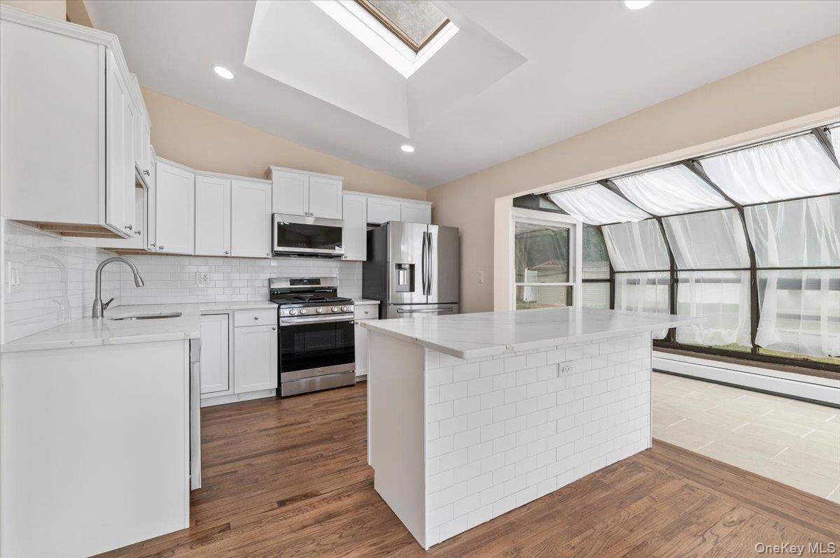 6 Nowick Lane, Smithtown, NY 11787