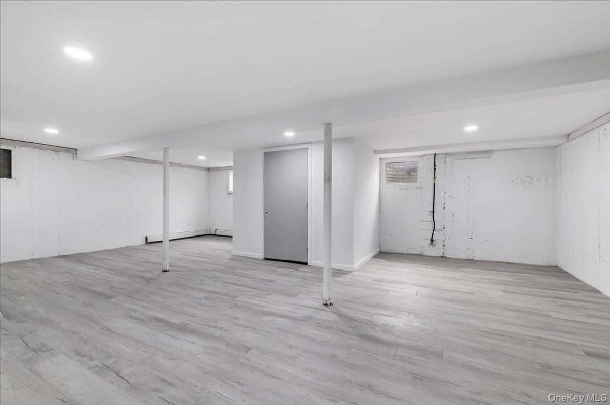 6 Nowick Lane, Smithtown, NY 11787