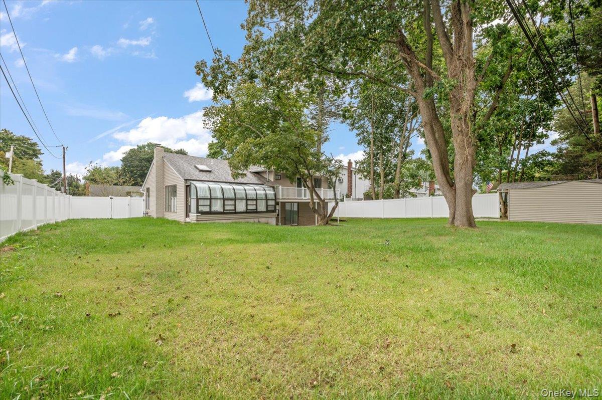 6 Nowick Lane, Smithtown, NY 11787