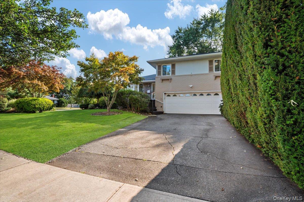 2 Doone Drive, Syosset, NY 11791